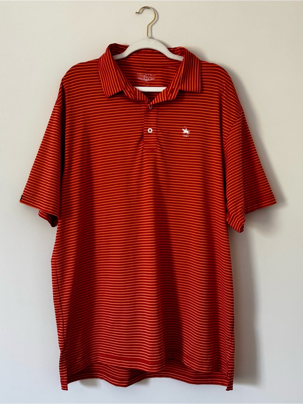 Straight Down Striped Golf Polo Chartwell Country Club, Red & Orange – Men’s XL